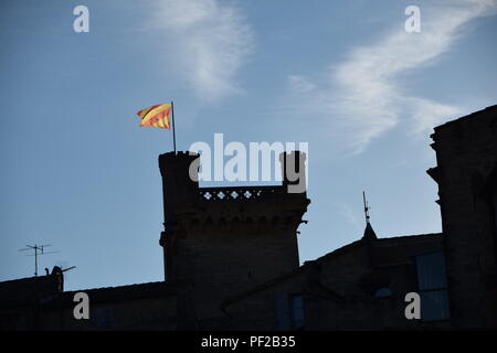 Silhouette der Palast des Herzogtums in Uzes, Gard, Frankreich Stockfoto