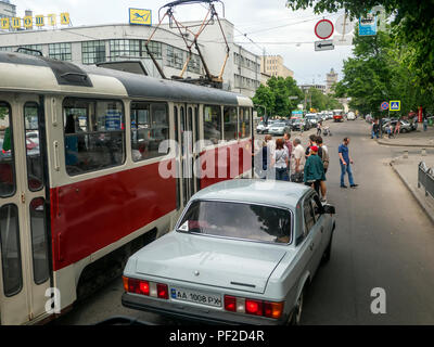 KHARKOV, UKRAINE - 26. Mai 2018: Sowjetische ära Straßenbahn Stockfoto