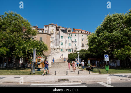 Sibenik, Kroatien - 6. Juli 2018 - Sibenik, Kroatien an einem sonnigen Tag. Stockfoto