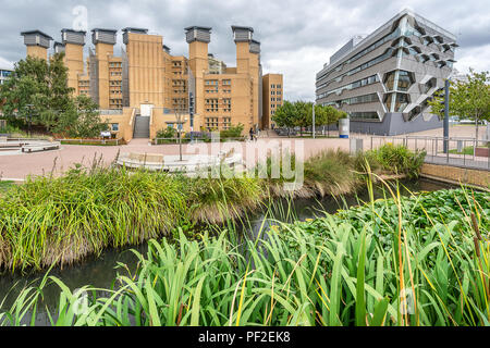 Coventry University Lanchester Library und der Fakultät für Ingenieurwissenschaften und Informatik Stockfoto