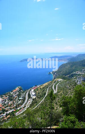 Blick auf Cap Ferrat und die Küstenlinie entlang der Cote d'Azur, Frankreich Stockfoto