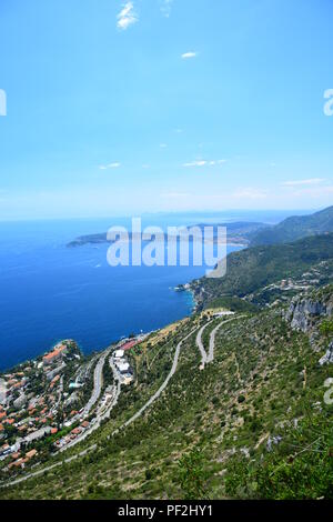 Blick auf Cap Ferrat und die Küstenlinie entlang der Cote d'Azur, Frankreich Stockfoto