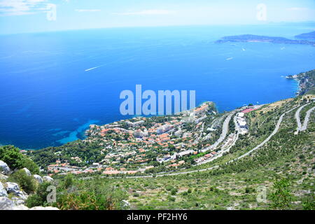 Blick auf Cap Ferrat und die Küstenlinie entlang der Cote d'Azur, Frankreich Stockfoto