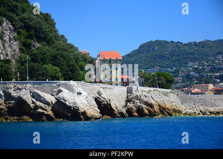 Blick auf die Burg und die umliegenden Gebäude, Küste und Landschaft von Nizza, Côte d'Azur, Frankreich Stockfoto