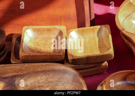 Holz- leere Schalen für Essen verwendet Stockfoto