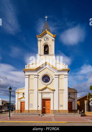 Maria Auxiliadora Kirche, Arturo Prat Hauptplatz, Puerto Natales, Ultima Esperanza Provinz Patagonien, Chile Stockfoto