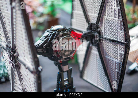 Brüssel, Belgien. 10. Februar, 2018. Lego Modelle von Star Wars Kämpfer auf der Comicon, Brüssel, 2018. Credit: Sara Armas/Alamy Reportage. Stockfoto