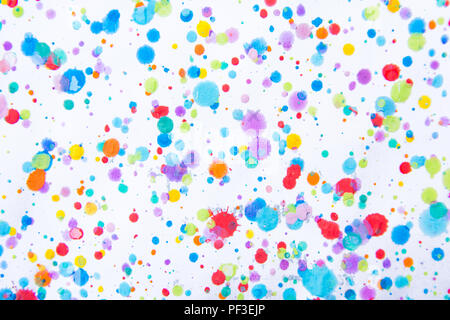 Farbenprächtige Aquarellmalerei Splash. Blot, unscharfer Fleck. mit Textur. Mehrere Flecken und Verfärbungen Wasser Farbe auf weißem Hintergrund Stockfoto