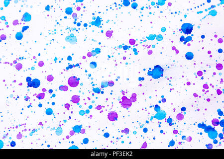 Blau und lila Aquarellmalerei Splash. Blot, unscharfer Fleck. mit Textur. Mehrere Flecken und Verfärbungen Wasser Farbe auf weißem Hintergrund Stockfoto