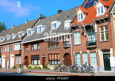 Niederlande Häuser mit Fahrrädern in die Stadt Eindhoven Stockfoto
