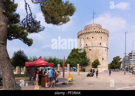 Der weiße Turm von Thessaloniki, ein Wahrzeichen der osmanischen Festung und ehemaligen Gefängnis und ein beliebtes Reiseziel in Griechenland Stockfoto