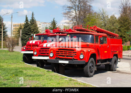 Belarus, Gomel, 25. April 2018. Feuerwehr. Altes Russisches Feuer LKW ZIL Stockfoto