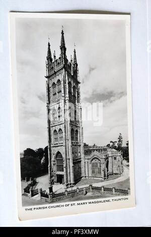 Schwarz-weiß Foto Postkarte der Pfarrkirche St Mary Magdalene, Taunton, Somerset, UK Stockfoto