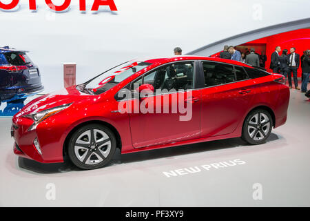 Genf, Schweiz - 1. MÄRZ 2016: Neuer Toyota Prius Auto auf dem 86. Internationalen Automobilsalon in Genf präsentiert. Stockfoto