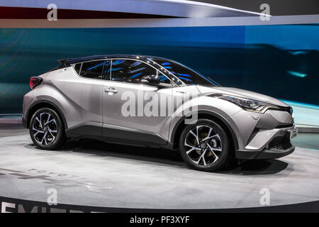 Genf, Schweiz - 1. MÄRZ 2016: Toyota C-HR-Crossover-SUV Auto auf dem 86. Internationalen Automobilsalon in Genf präsentiert. Stockfoto