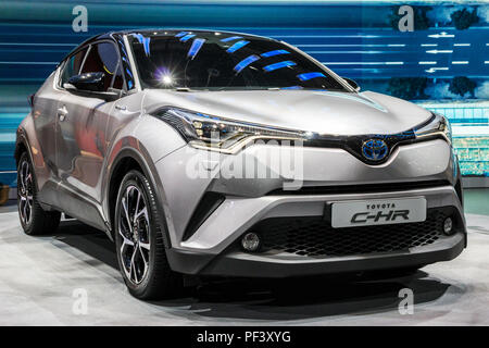 Genf, Schweiz - 1. MÄRZ 2016: Toyota C-HR-Crossover-SUV Auto auf dem 86. Internationalen Automobilsalon in Genf präsentiert. Stockfoto