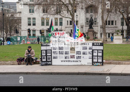 Die Überreste der Brian Haw Frieden Protest in Parliament Square, London. Stockfoto