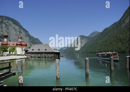 Königsee mit Wallfahrtskirche St. Bartholomä am Westufer, Schönau am Königssee, Berchtesgadener Land, Oberbayern, Bayern, Deutschland, Europa | Königse Stockfoto