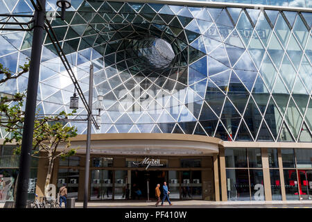 Haupteingang in MyZeil ist ein Einkaufszentrum in der Innenstadt von Frankfurt, entworfen vom italienischen Architekten Massi Stockfoto