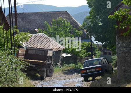 Kisch, ein Dorf in der Nähe von Scheki, im Großen Kaukasus Ausläufern des nördlichen Aserbaidschan Stockfoto