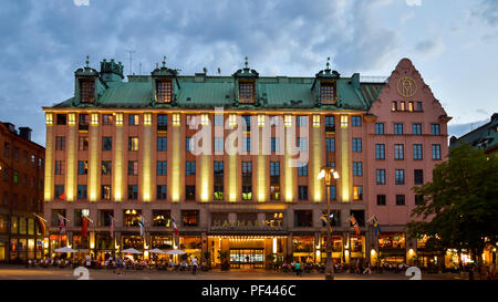 Das Haymarket Hotel in einer Sommernacht, Hötorget Square, Stockholm, Schweden. Stockfoto