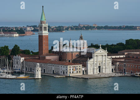 Insel San Giorgio Maggiore und seine Benediktinerabtei aus dem 16. Jahrhundert Kirche gleichen Namens, Venedig, Italien. Stockfoto