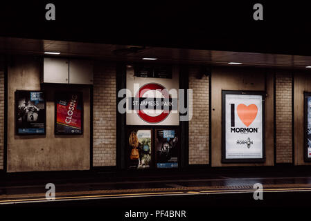 Stille in der U-Bahn Stockfoto