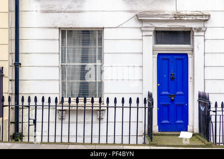 Vordere Tür des Georgian House in London City Stockfoto