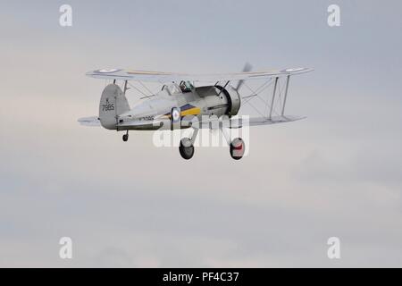 Gloster Gladiator der letzten bi-plane Kämpfer von der Royal Air Force verwendet, Fliegen bei shuttleworth's 2018 Flying Proms Stockfoto