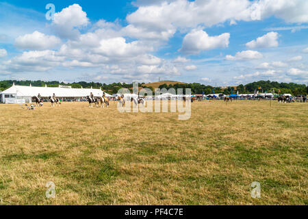 Wettbewerber auf dem Pferd und Pony Abschnitt, um den Ring, Tenbury zeigen Worcestershire UK. August 2018 Stockfoto