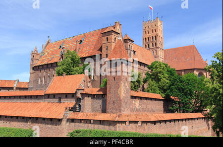 Eine mittelalterliche, erbaut aus rotem Backstein, Schloss des Deutschen Ordens in Marienburg, Danzig Pommern in Polen. Es ist die größte Burg in Europa Stockfoto