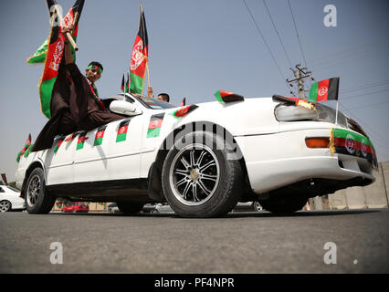 Kabul, Afghanistan. 19 Aug, 2018. Afghanen feiern Afghanischen Independence Day in Kabul, der Hauptstadt von Afghanistan, Afghanistan, Nov. 19, 2018. Afghanistan am Sonntag, den 99. Jahrestag seiner Unabhängigkeit vom britischen Empire Beruf inmitten einer sich verschlechternden Sicherheitslage. Credit: Rahmat Alizadah/Xinhua/Alamy leben Nachrichten Stockfoto