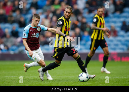 Burnley, Großbritannien. 19 Aug, 2018. Nur die redaktionelle Nutzung, eine Lizenz für die gewerbliche Nutzung erforderlich. Keine Verwendung in Wetten, Spiele oder einer einzelnen Verein/Liga/player Publikationen. Roberto Pereyra von Watford während der Premier League Match zwischen Burnley und Watford in Turf Moor am 19. August 2018 in Burnley, England. Credit: PHC Images/Alamy leben Nachrichten Stockfoto