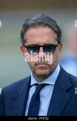 Verona, Italien. 18 Aug, 2018. Fabio Paratici Sportdirektor von Juventus Turin während Erie der Italienischen eine "Übereinstimmung zwischen Chievo Verona 2-3 Juventus im Stadio Marc Antonio Bentegodi am 18. August 2018 in Verona, Italien. Credit: Maurizio Borsari/LBA/Alamy Leben Nachrichten Quelle: Lba Co.Ltd./Alamy leben Nachrichten Stockfoto