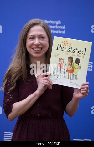 Edinburgh, Großbritannien. 19. August 2018. Chelsea Clinton, der amerikanischen Kinder Thema und Tochter von Bill Clinton und Hillary Clinton, einen Vortrag an der Edinburgh International Book Festival 2018 auf ihr Buch, das Sie beibehalten. Edinburgh, Schottland. Credit: Pauline Keightley/Alamy leben Nachrichten Stockfoto