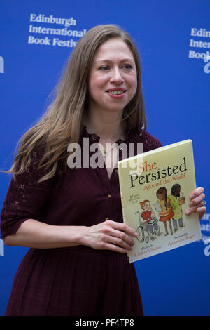 Edinburgh, Großbritannien. 19. August 2018. Chelsea Clinton, der amerikanischen Kinder Thema und Tochter von Bill Clinton und Hillary Clinton, einen Vortrag an der Edinburgh International Book Festival 2018 auf ihr Buch, das Sie beibehalten. Edinburgh, Schottland. Credit: Pauline Keightley/Alamy leben Nachrichten Stockfoto