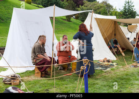 Cork, Irland. 19 Aug, 2018. Youghal Mittelalterliches Fest. Die preisgekrönte Youghal Medieval Festival fand heute für seinen 12. Jahr in Folge. Das Festival ist eines der größten countrys kostenlose Veranstaltungen zum nationalen Kulturerbe Woche geworden. Die Veranstaltung sieht Hunderte von Familien besuchen die zahlreichen Sehenswürdigkeiten wie die Ihre eigene Schild und sand Kunst facepainting und Ballon Art.Credit: Damian Coleman/Alamy Leben Nachrichten. Stockfoto