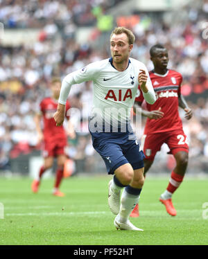 Christian Eriksen der Sporen während der Premier League Match zwischen den Tottenham Hotspur und Fulham im Wembley Stadion in London. 18 Aug 2018 nur für den redaktionellen Gebrauch bestimmt. Kein Merchandising. Für Fußball Bilder FA und Premier League Einschränkungen Inc. kein Internet/Mobile Nutzung ohne fapl Lizenz - für Details Kontakt Fußball Dataco Stockfoto