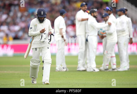 England's Adil Rashid geht weg nach bei Tag zwei Der Specsavers dritten Test Match an der Trent Brücke, Nottingham. Stockfoto