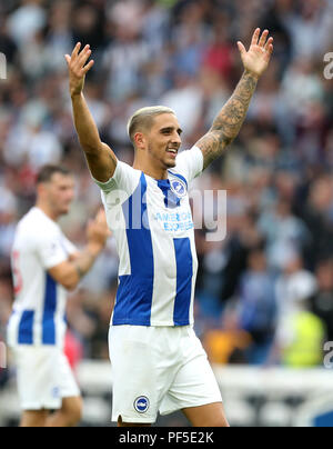 Brighton & Hove Albion Anthony Knockaert feiert nach dem letzten während der Premier League Match an der AMEX Stadion, Brighton Pfeifen. Stockfoto