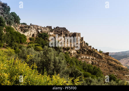 Ruinen in Brancaleone Superiore, Kalabrien, Italien Stockfoto