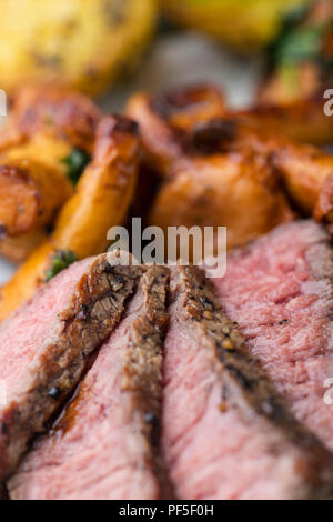 Steak Slices mit Pfifferlingen Stockfoto