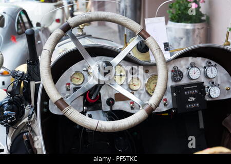 SAALBACH - Hinterglemm, Österreich - 21 Juni 2018: Oldtimer Ford Modell A Speedster von 1930 oldsmobile Veteran am 21. Juni 2018 in Saalbach-Hinterglemm Stockfoto