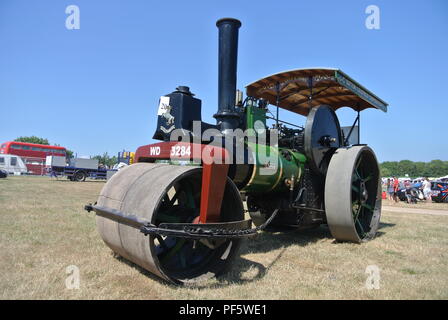 Ein aveling und Porter R 10 dampfbetriebene Straßenwalze 'Danny' auf Torbay Steam Fair, Churston, Devon, England. Stockfoto