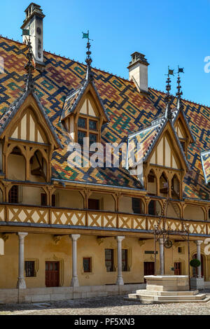 Der Hospices de Beaune oder Hotel-Dieu de Beaune, einem mittelalterlichen Krankenhaus in der Stadt Beaune in der Region Burgund in Frankreich. Im Jahre 1443 gegründet, ich Stockfoto