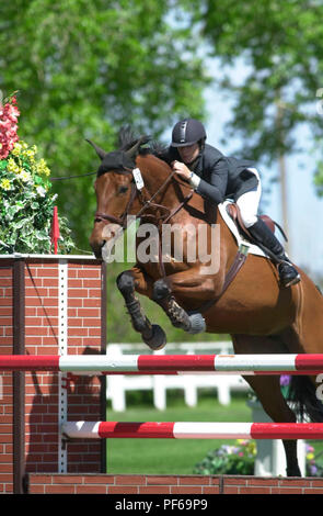 Die Nationalen, Spruce Meadows Juni 2002, Tamie Phillips reiten Starlet Stockfoto