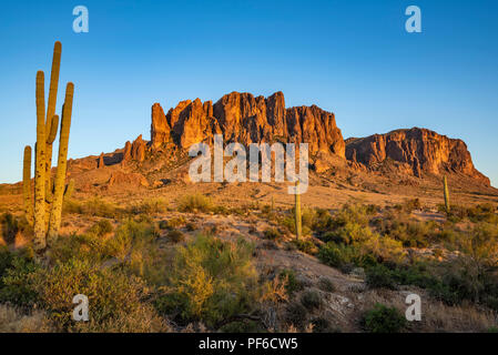 Lost Dutchman State Park ist ein 320 ha (129 ha) State Park in der Nähe von den Superstition Mountains in Arizona, USA, benannt nach dem D verloren Stockfoto