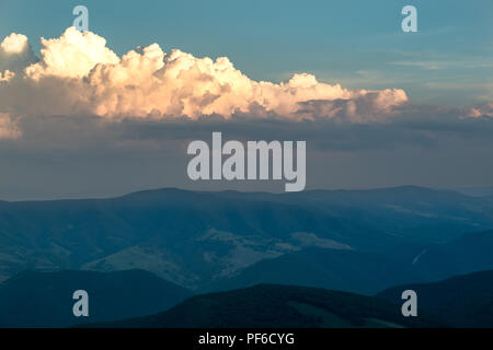 Eine Ansicht eines Appalachian und Allegheny Mountains aus hören die Virginia West Virginia Grenze in der Nähe von Sunset Stockfoto