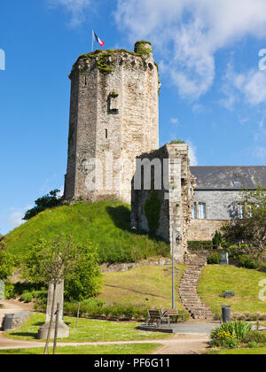 Turm der zerstörten 9. Jahrhundert Schloss in Surtainville, Halbinsel Cotentin, Rhône-Alpes, Frankreich Stockfoto