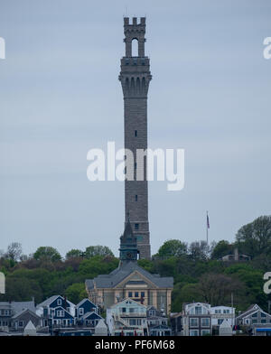 Blick von der Küste zu den Pilgrim Monument Stockfoto